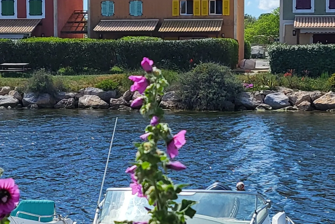 Magnifique maison T3 face à l'étang avec piscine et jardin à Le Barcarès 
