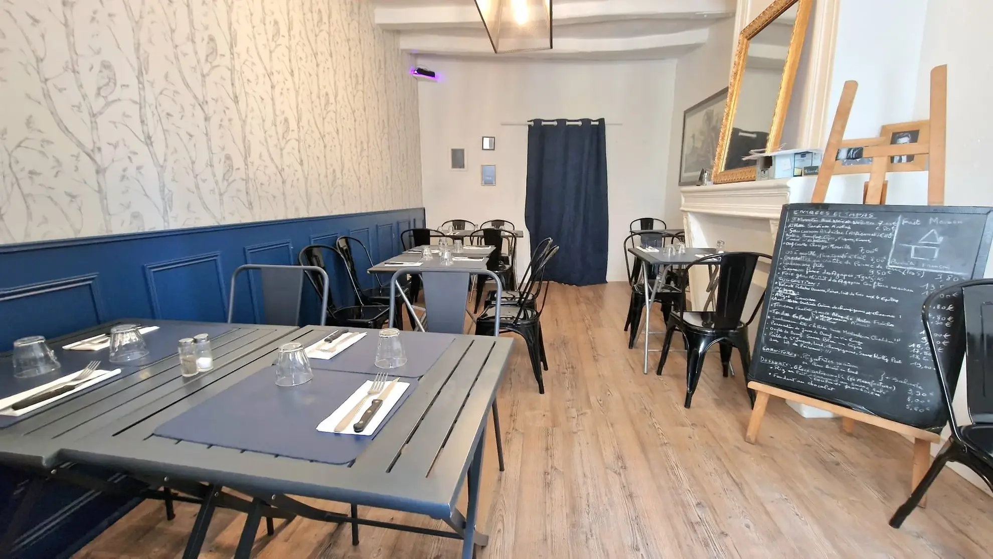Fonds de commerce de 90 m² à Langeais, idéal pour la restauration avec terrasse 