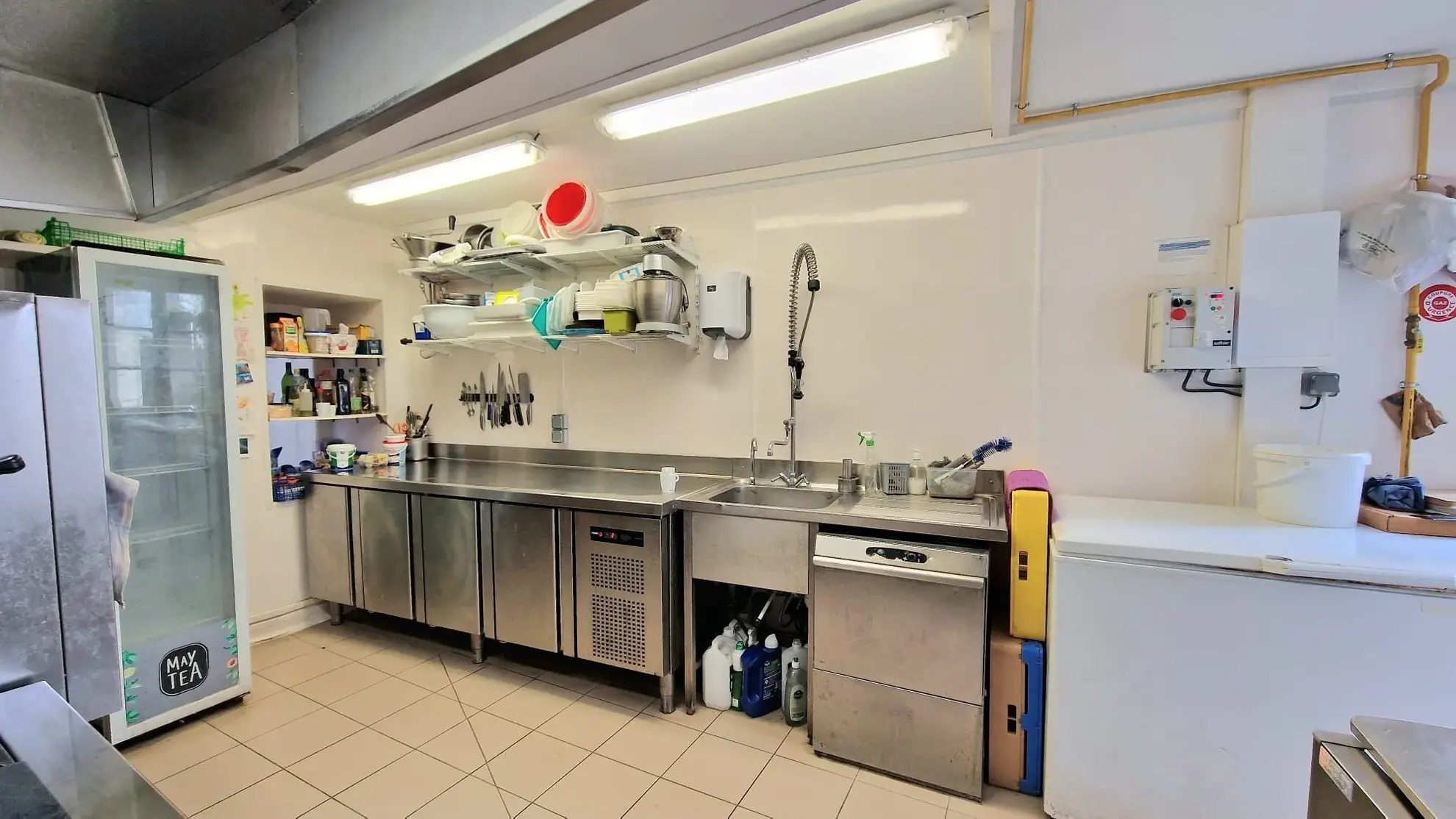 Fonds de commerce de 90 m² à Langeais, idéal pour la restauration avec terrasse 