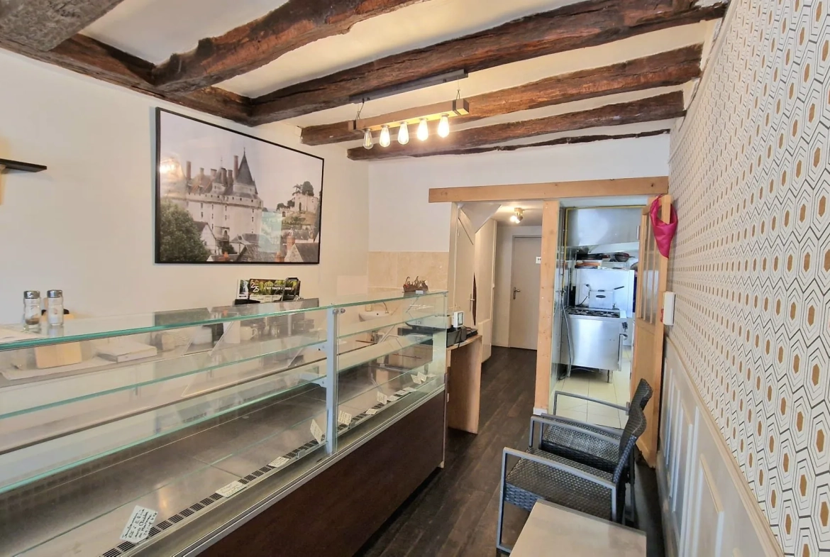 Fonds de commerce de 90 m² à Langeais, idéal pour la restauration avec terrasse 