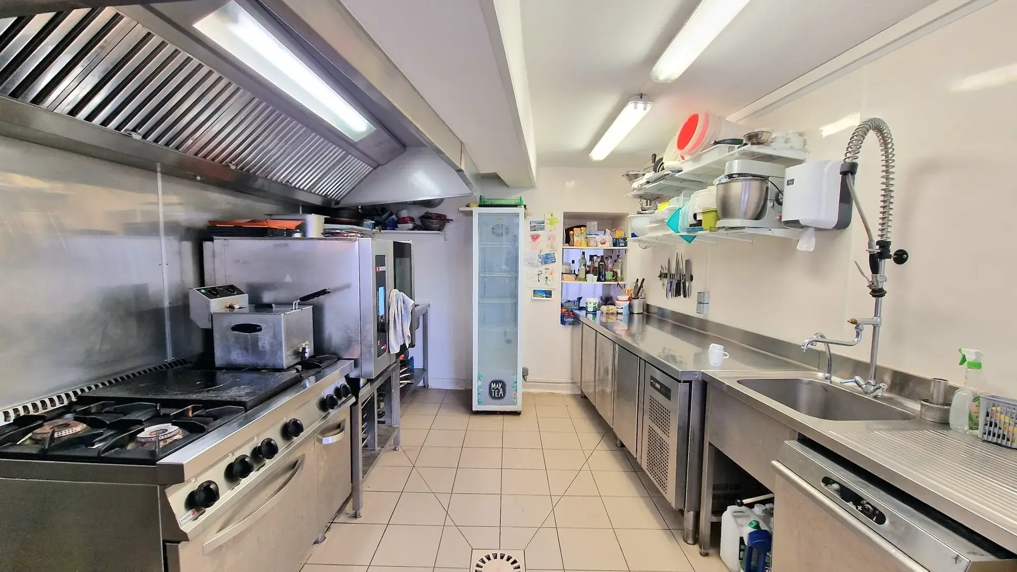 Fonds de commerce de 90 m² à Langeais, idéal pour la restauration avec terrasse 