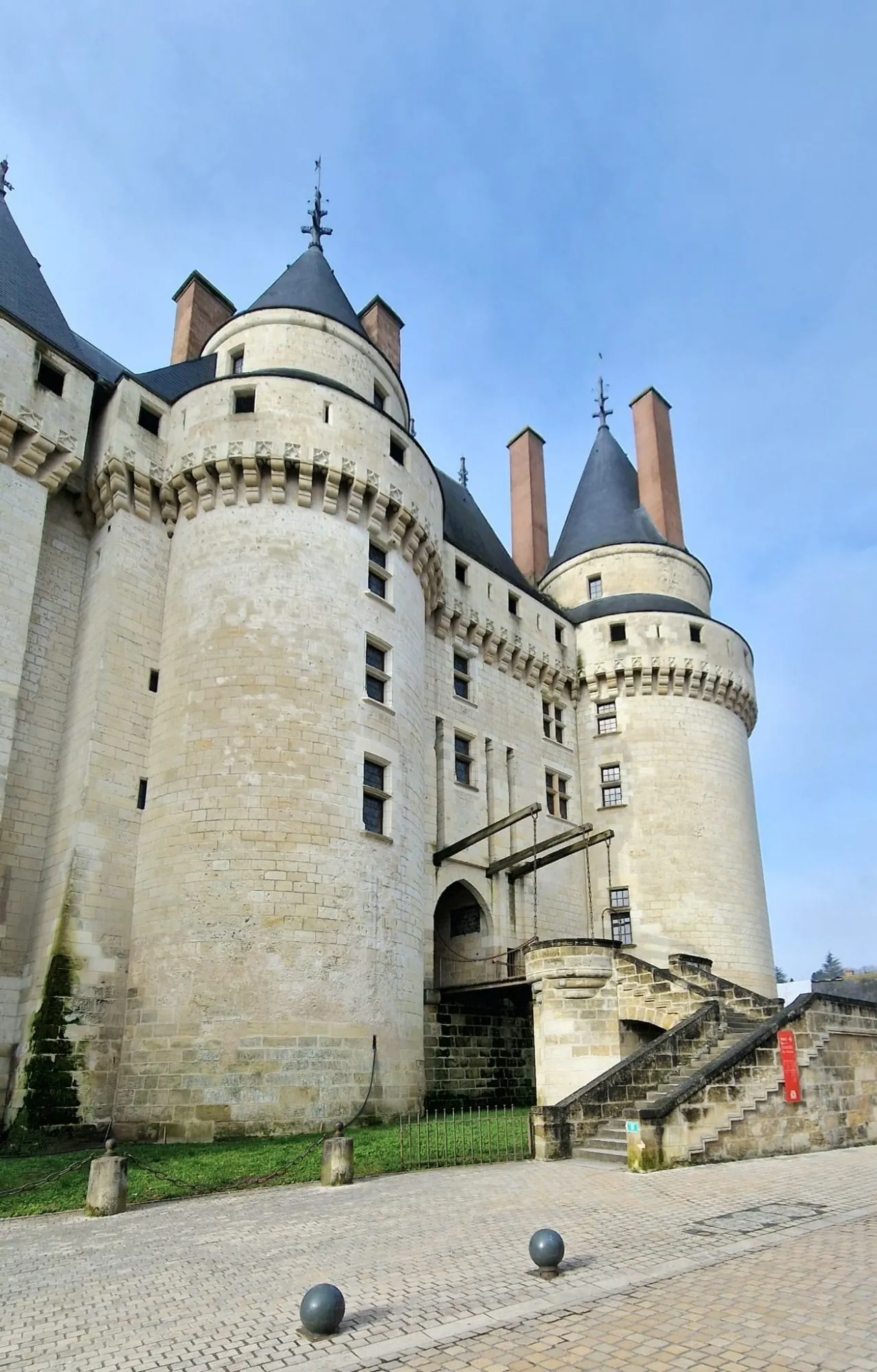Fonds de commerce de 90 m² à Langeais, idéal pour la restauration avec terrasse 