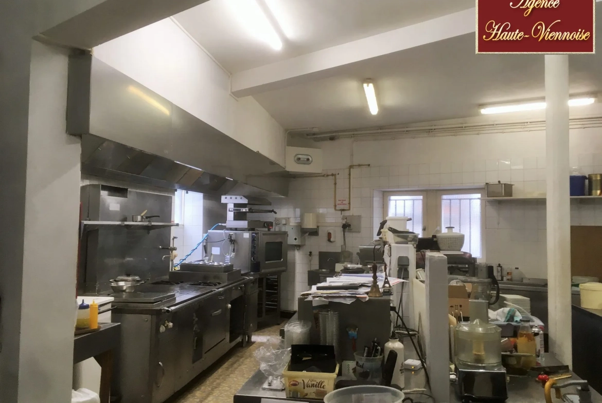 Fonds de commerce hôtel, bar et restaurant à Eymoutiers dans un village de caractère 