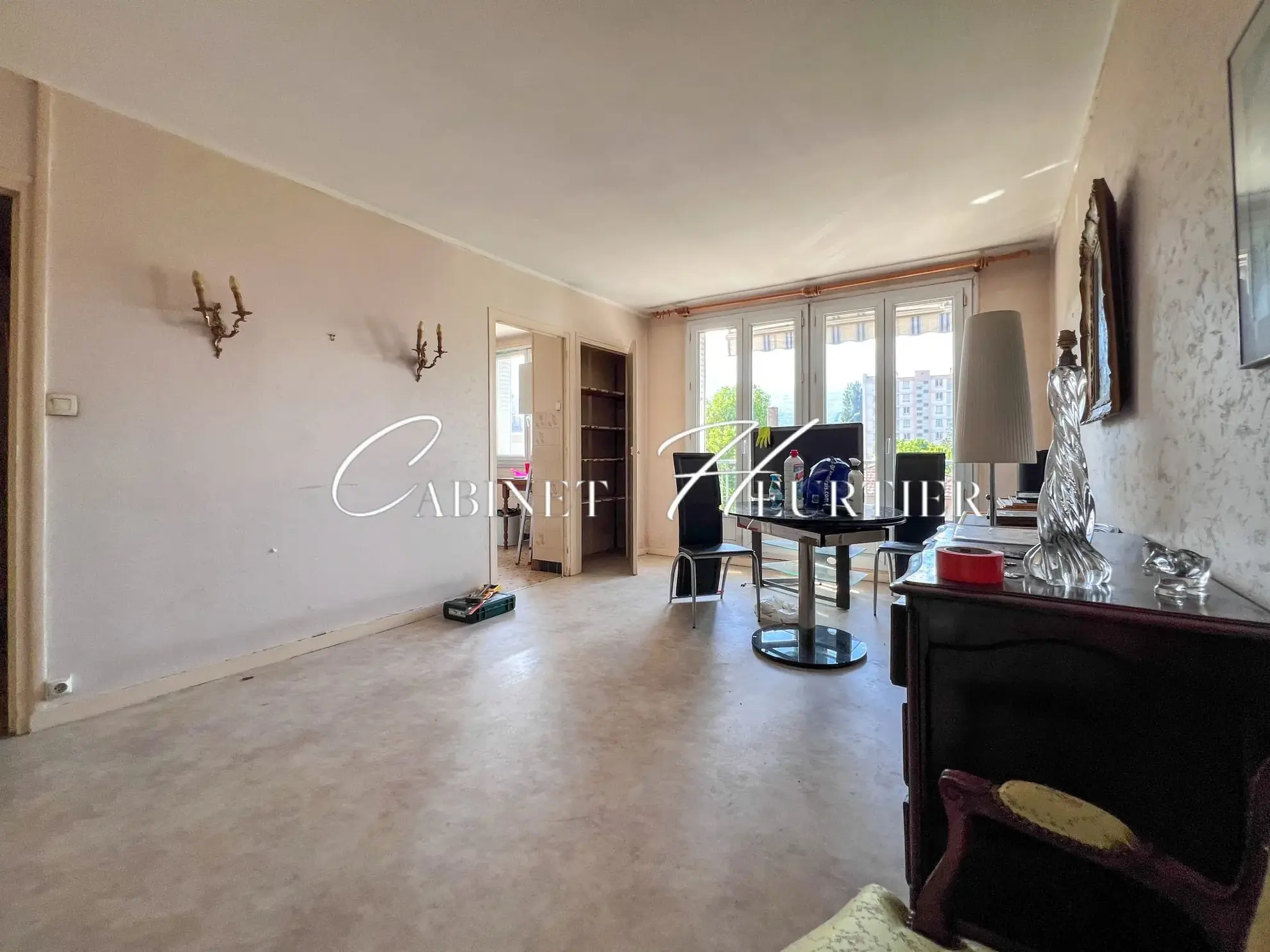 Appartement 4 pièces à vendre à Grenoble avec potentiel de rénovation 