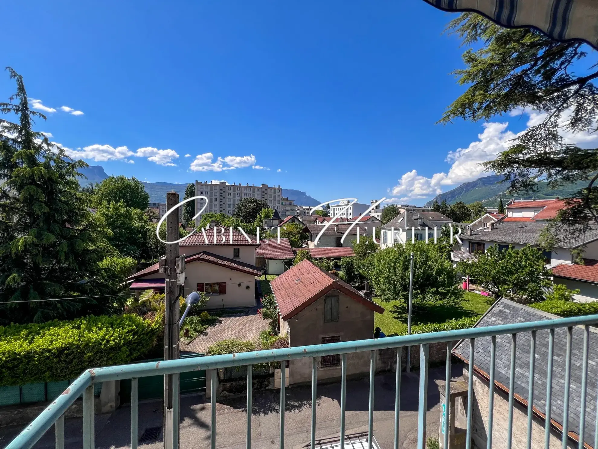 Appartement 4 pièces à vendre à Grenoble avec potentiel de rénovation 