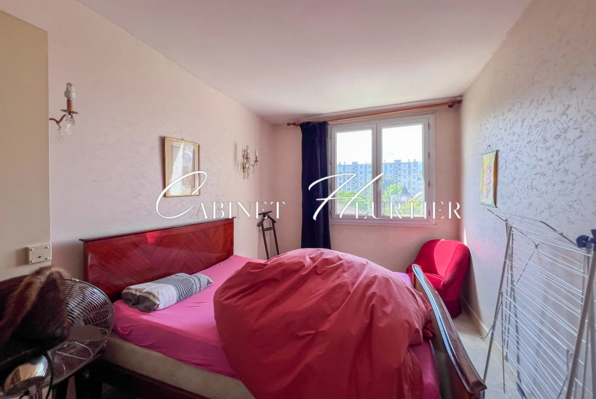 Appartement 4 pièces à vendre à Grenoble avec potentiel de rénovation 