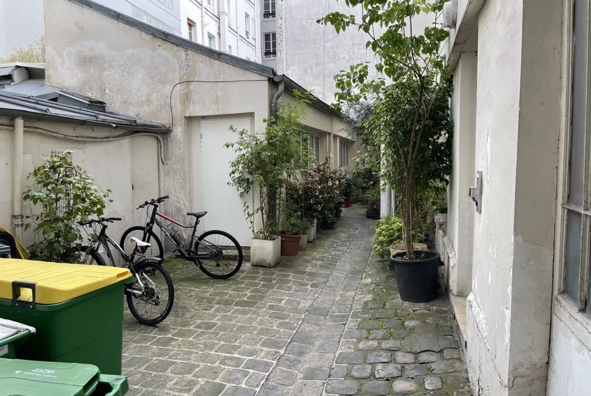 Fonds de commerce restauration à vendre Paris 11ème - Emplacement idéal avec terrasse 