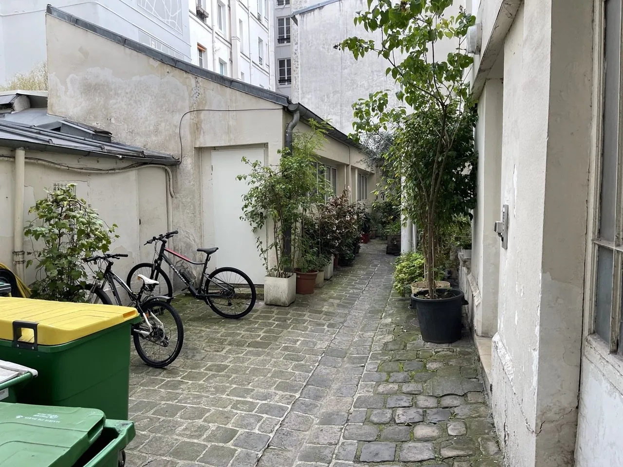Fonds de commerce restauration à vendre Paris 11ème - Emplacement idéal avec terrasse 