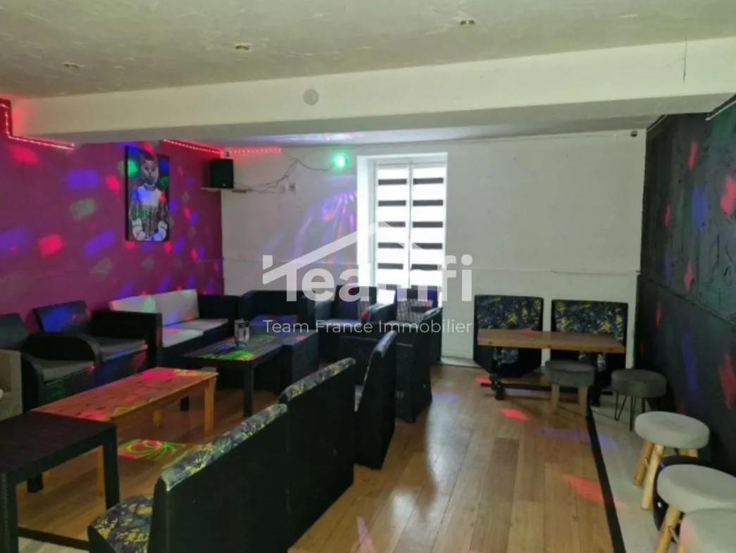 Fonds de commerce à vendre à Roanne - Bar, pub, karaoké avec licence 4 