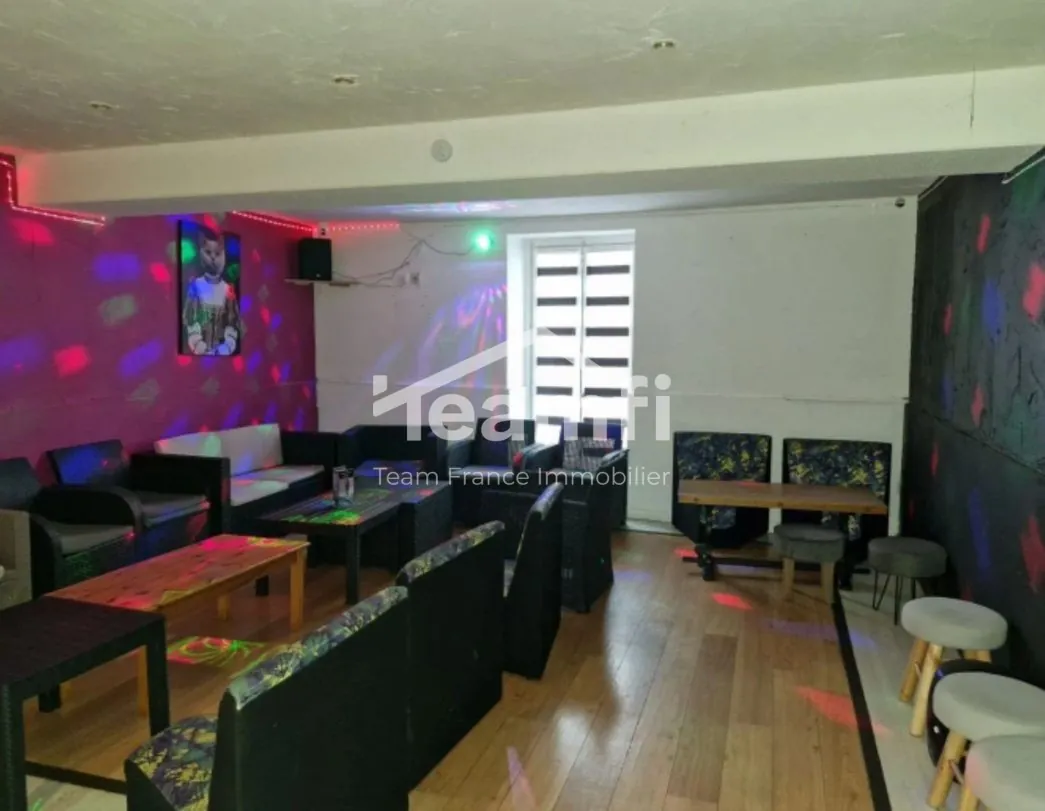 Fonds de commerce à vendre à Roanne - Bar, pub, karaoké avec licence 4 