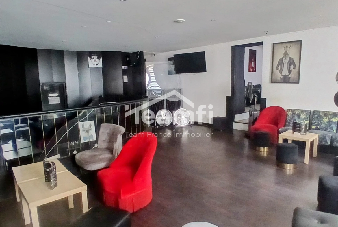 Fonds de commerce à vendre à Roanne - Bar, pub, karaoké avec licence 4 