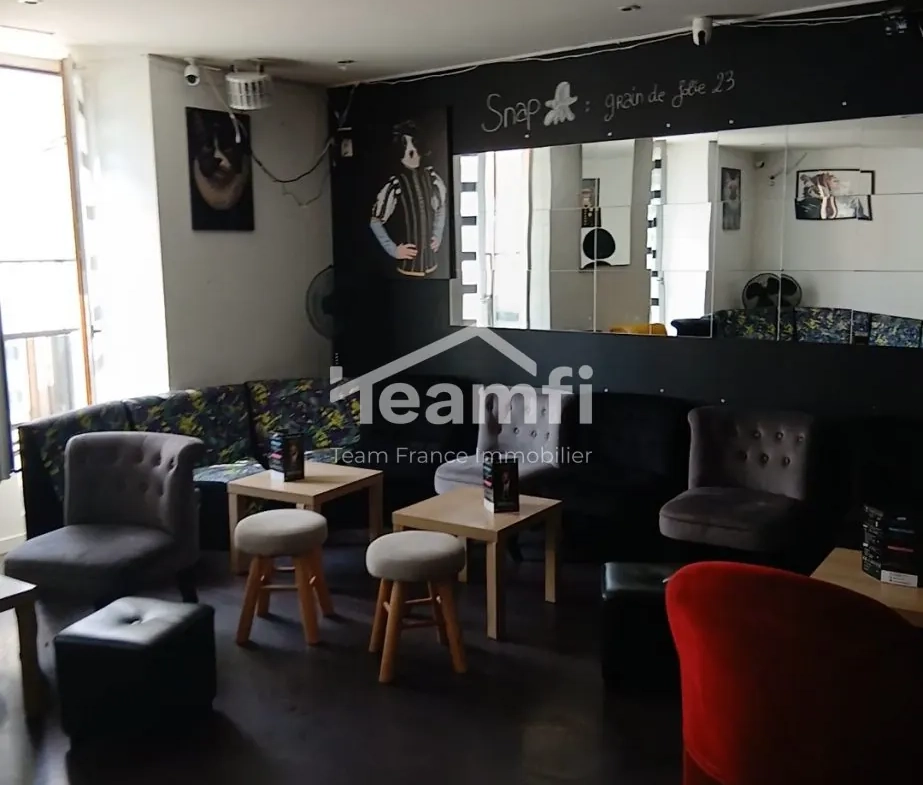 Fonds de commerce à vendre à Roanne - Bar, pub, karaoké avec licence 4 