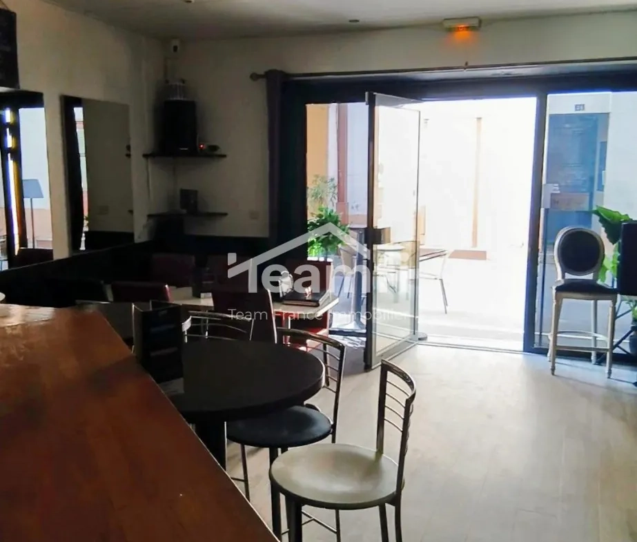 Fonds de commerce à vendre à Roanne - Bar, pub, karaoké avec licence 4 