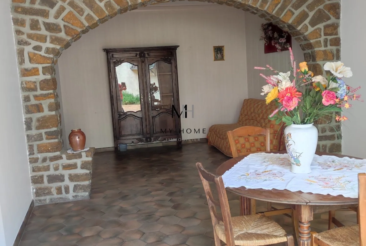 Magnifique maison de ville de 150 m² avec garage et cour intérieure à Mortagne-au-Perche 