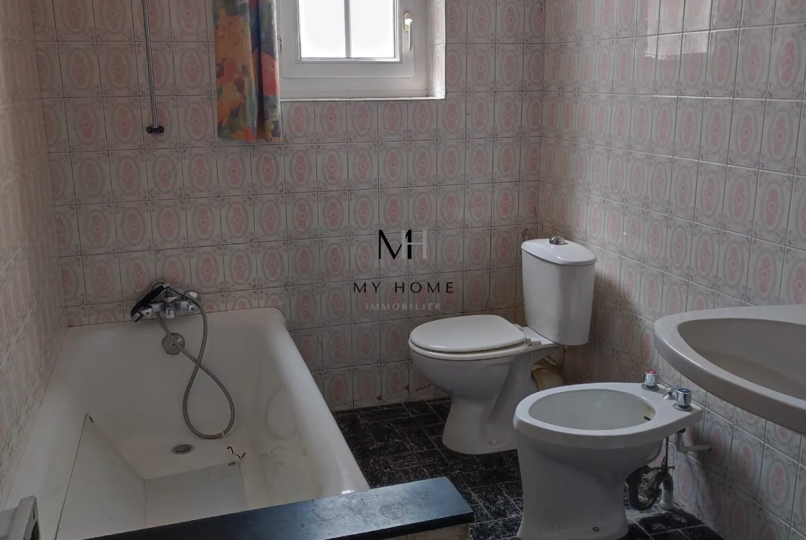 Magnifique maison de ville de 150 m² avec garage et cour intérieure à Mortagne-au-Perche 
