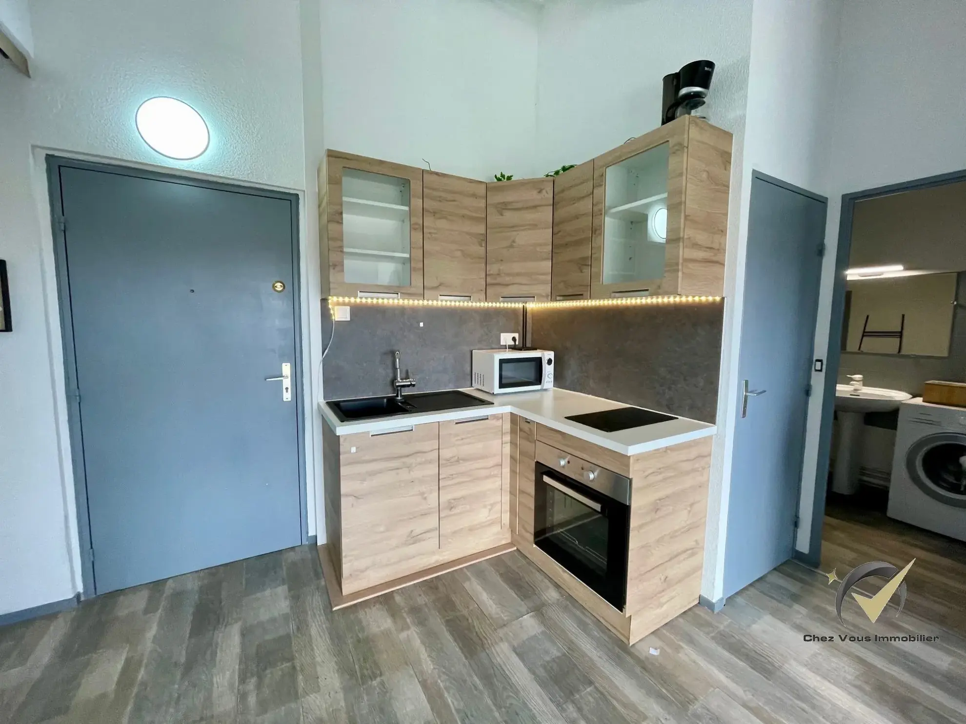 Appartement lumineux de 28 m² avec piscine et vue dégagée à Fréjus 