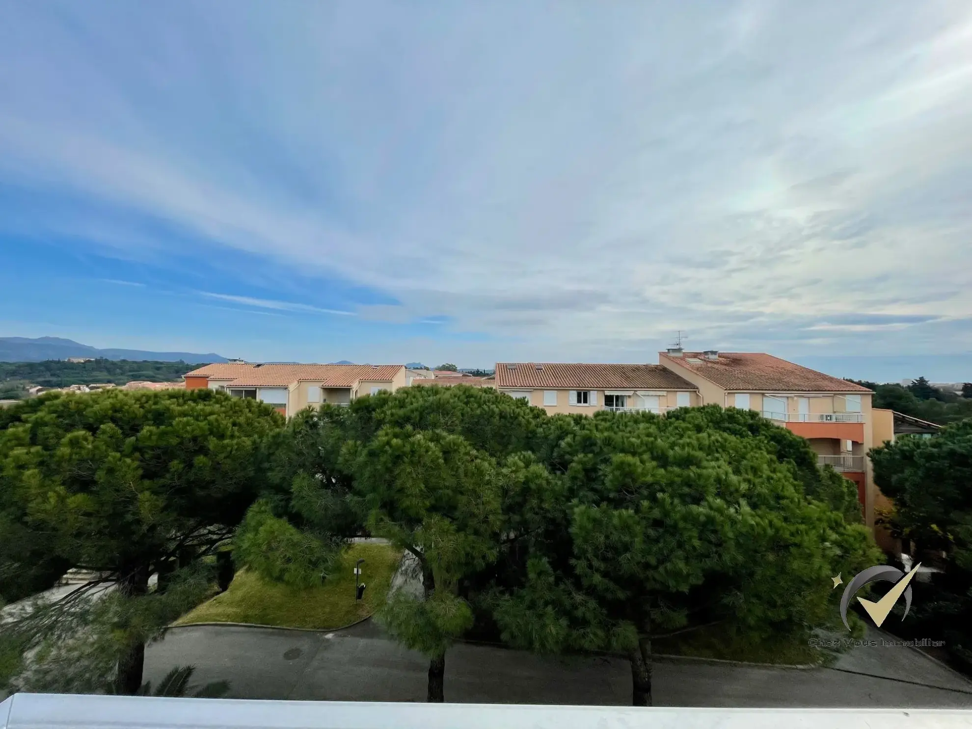 Appartement lumineux de 28 m² avec piscine et vue dégagée à Fréjus 