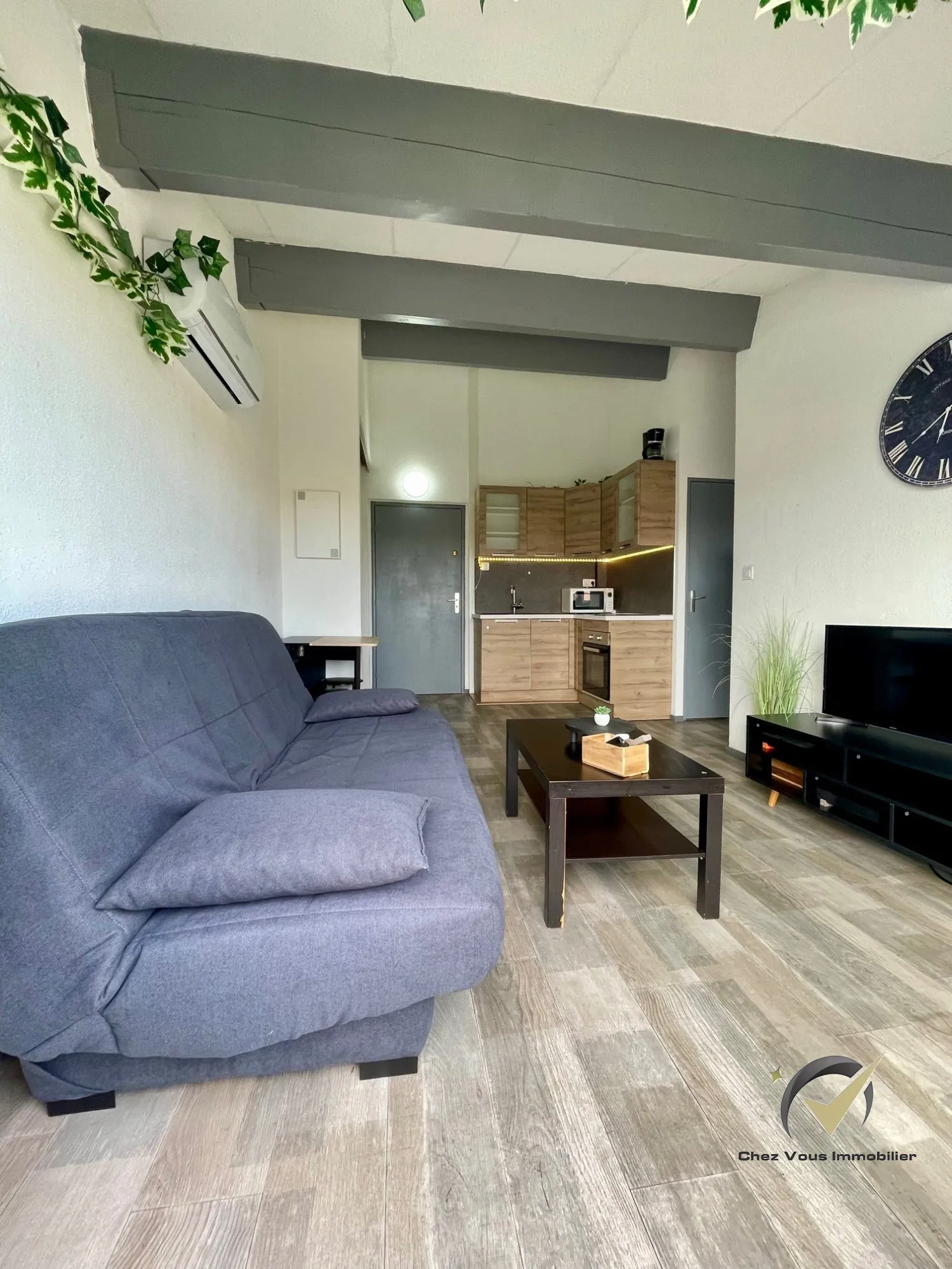 Appartement lumineux de 28 m² avec piscine et vue dégagée à Fréjus 