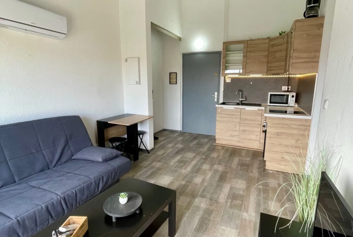 Appartement lumineux de 28 m² avec piscine et vue dégagée à Fréjus 