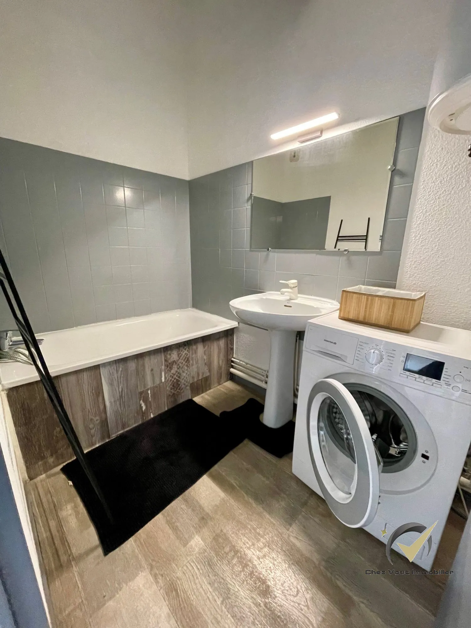 Appartement lumineux de 28 m² avec piscine et vue dégagée à Fréjus 