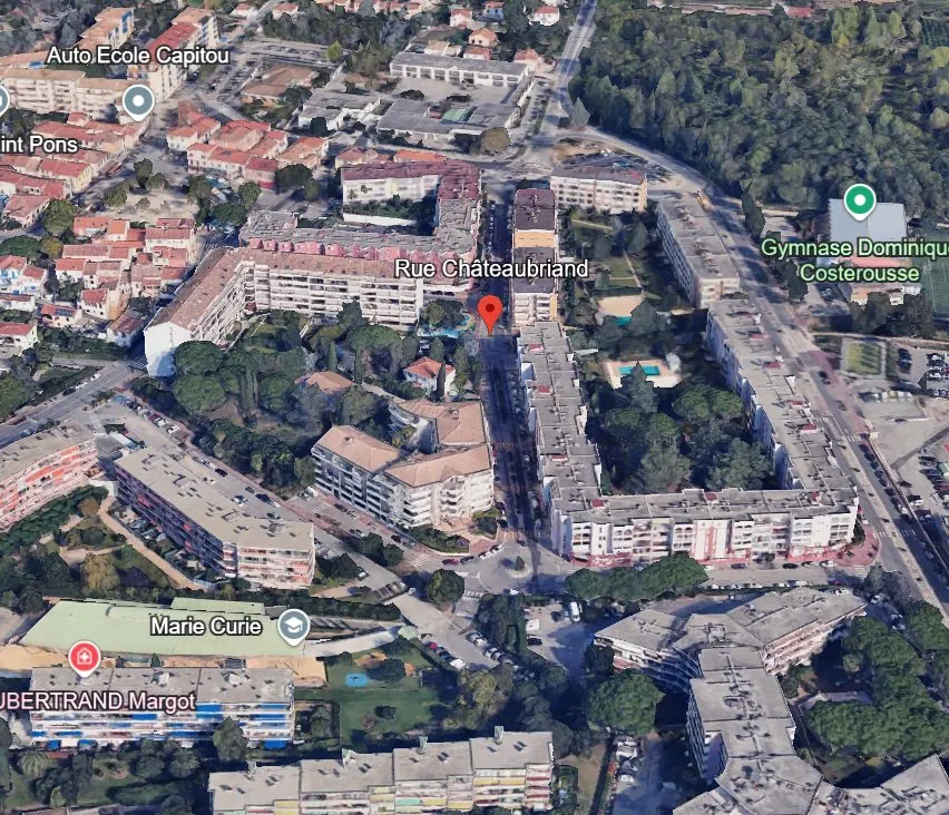 Garage de 52 m² en sous-sol à Mandelieu - Stationnement sécurisé 