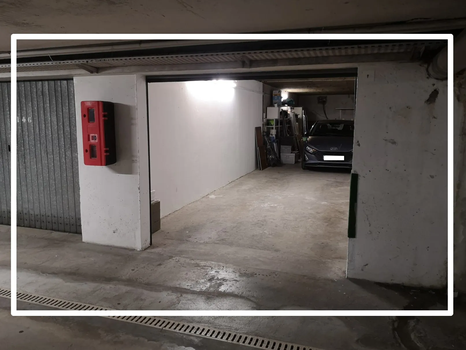 Garage de 52 m² en sous-sol à Mandelieu - Stationnement sécurisé 
