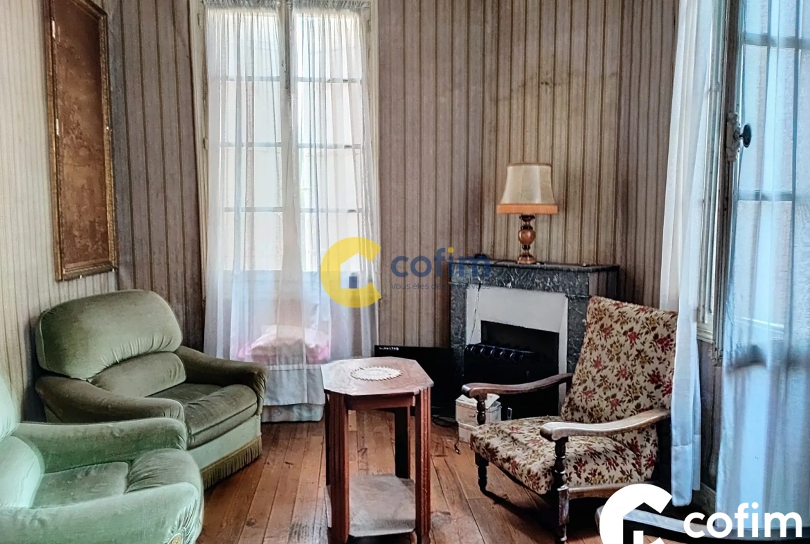 Maison de ville à rénover avec 5 chambres et jardin à Oloron-Sainte-Marie 