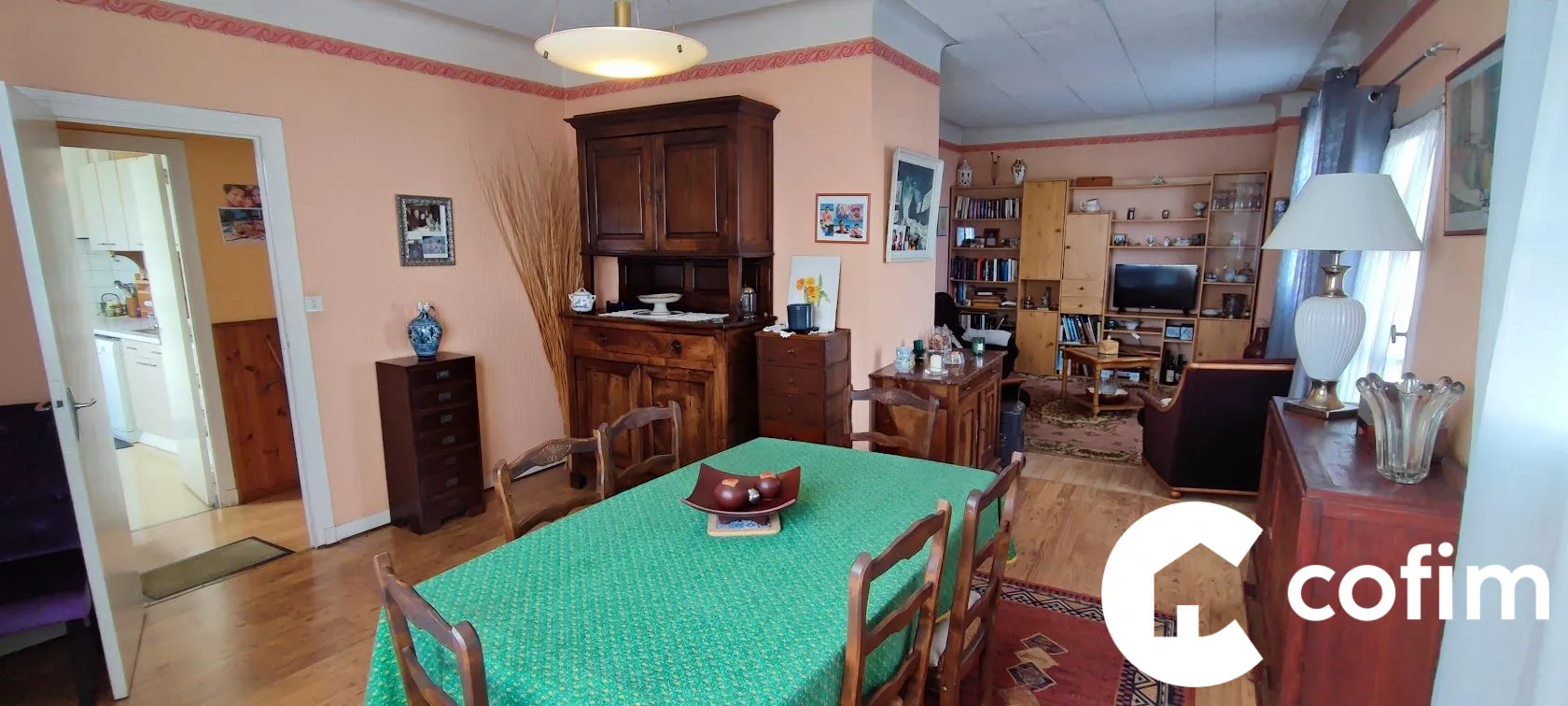 Maison de ville à rénover avec 5 chambres et jardin à Oloron-Sainte-Marie 