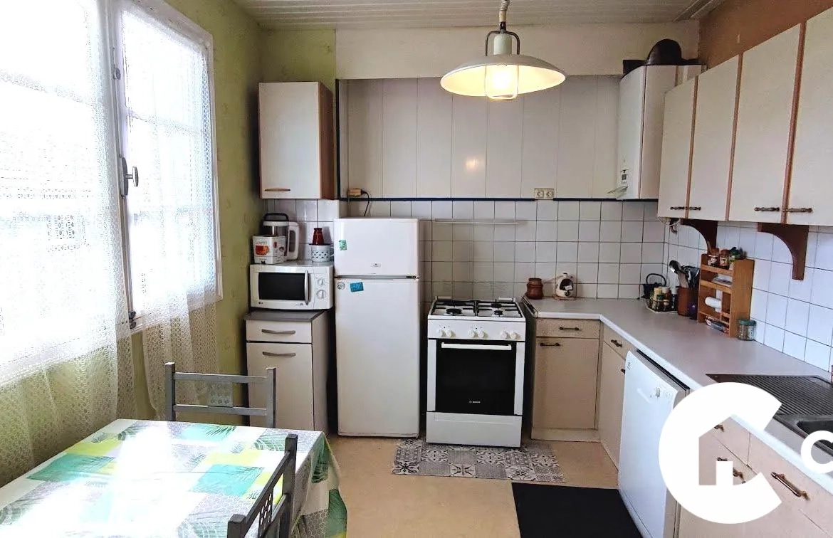 Maison de ville à rénover avec 5 chambres et jardin à Oloron-Sainte-Marie 