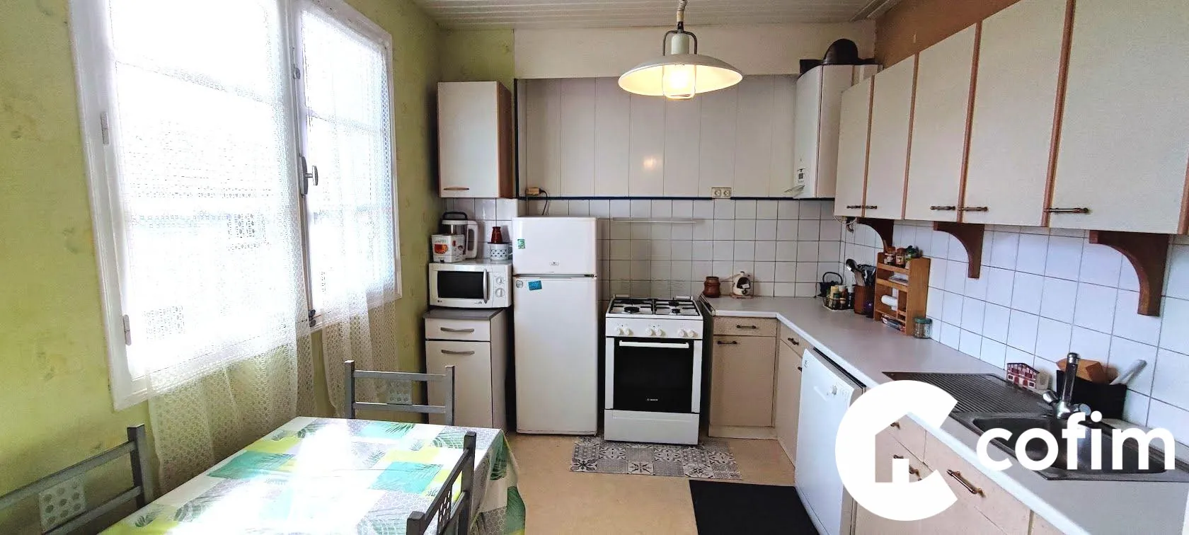 Maison de ville à rénover avec 5 chambres et jardin à Oloron-Sainte-Marie 