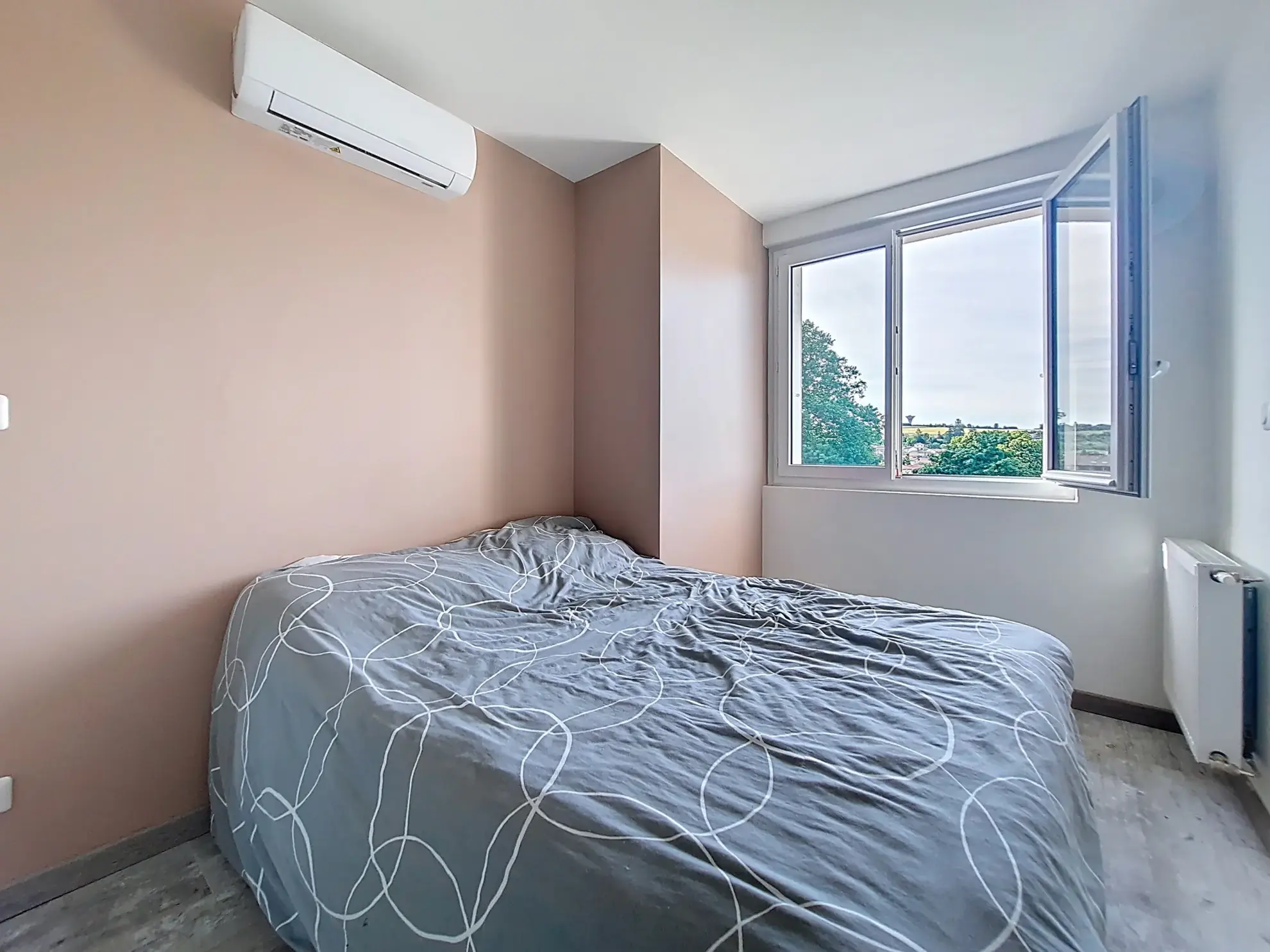 Appartement T3 rénové de 65 m2 à Saint-Symphorien-d’Ozon - Dernier étage avec cave 
