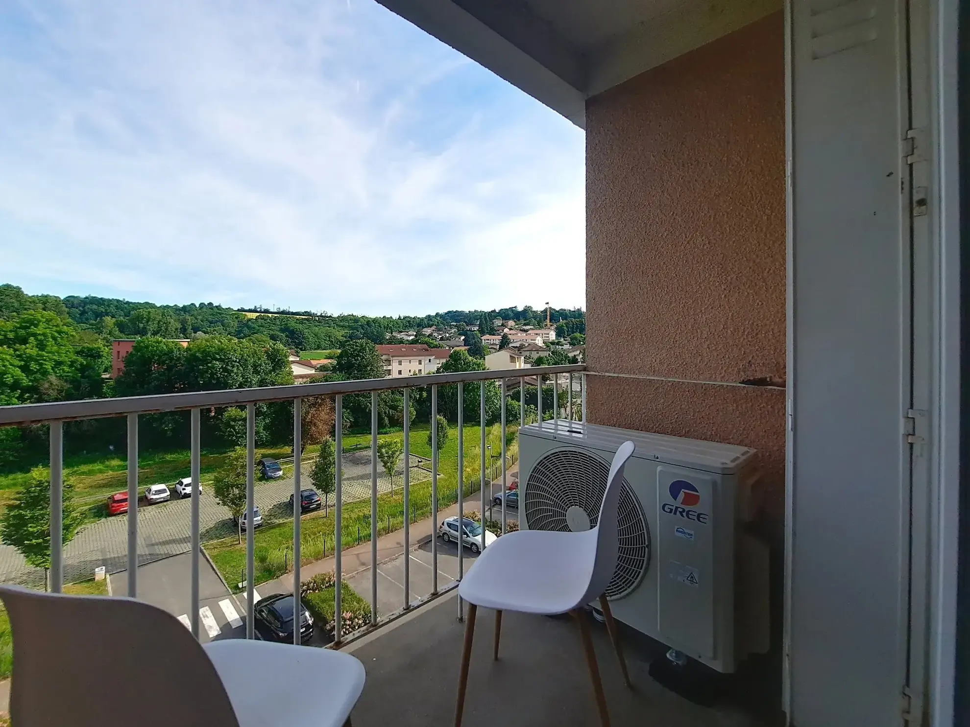 Appartement T3 rénové de 65 m2 à Saint-Symphorien-d’Ozon - Dernier étage avec cave 