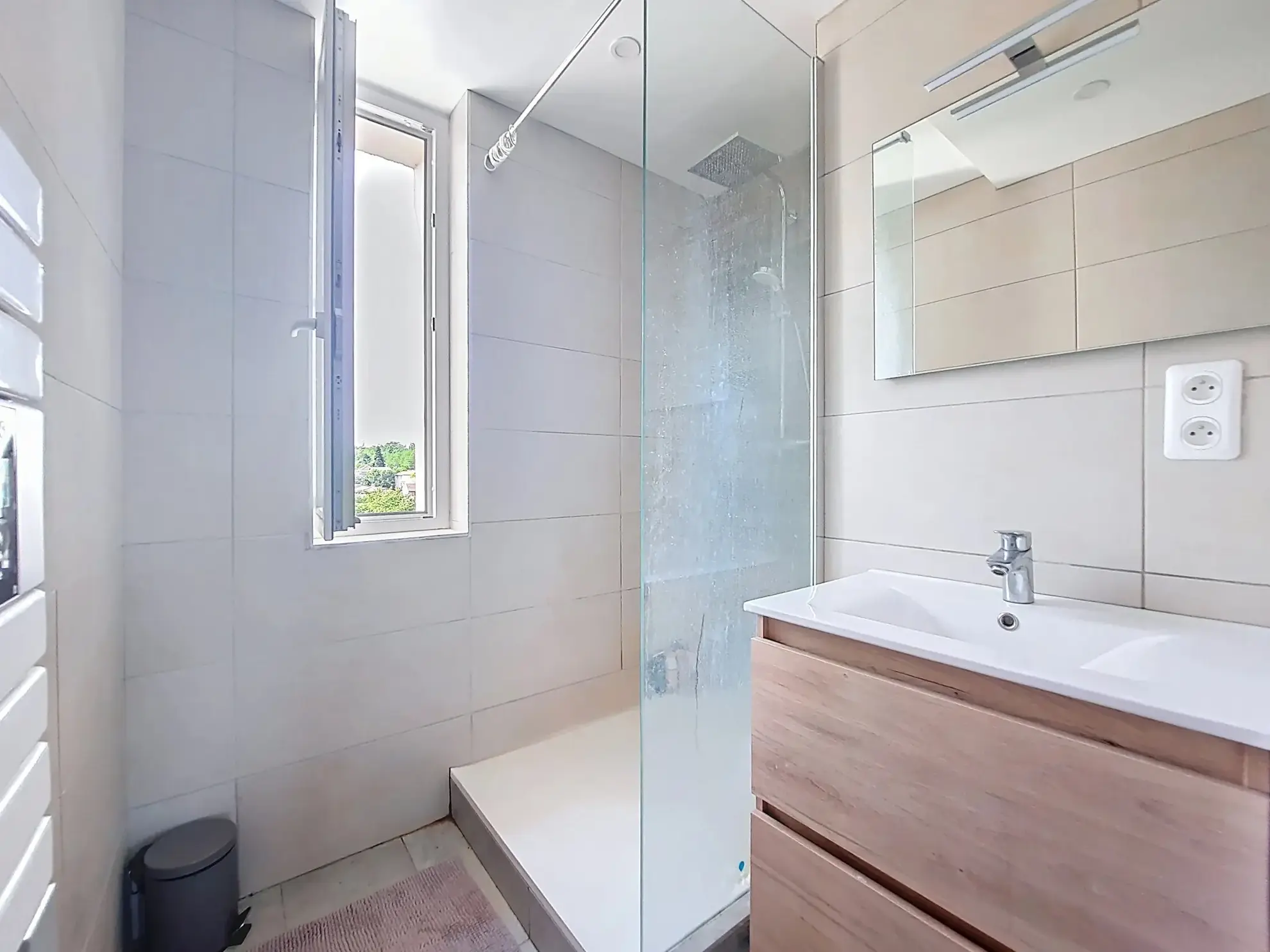 Appartement T3 rénové de 65 m2 à Saint-Symphorien-d’Ozon - Dernier étage avec cave 