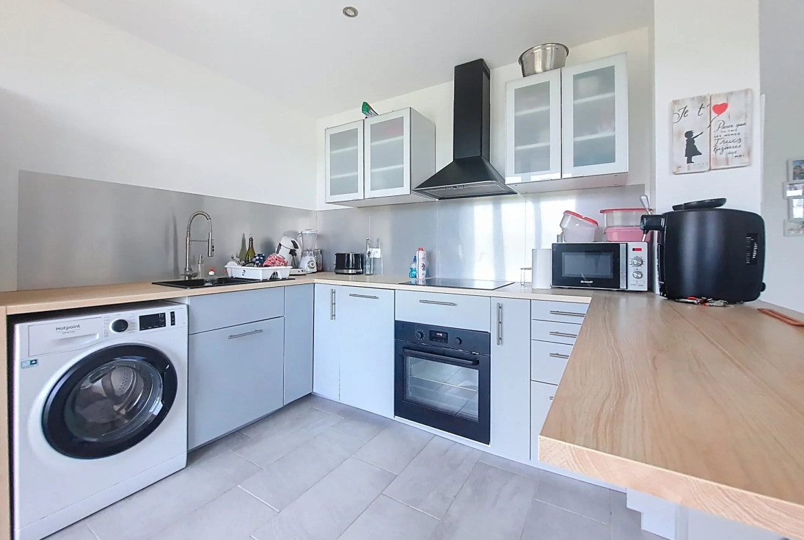 Appartement T3 rénové de 65 m2 à Saint-Symphorien-d’Ozon - Dernier étage avec cave 