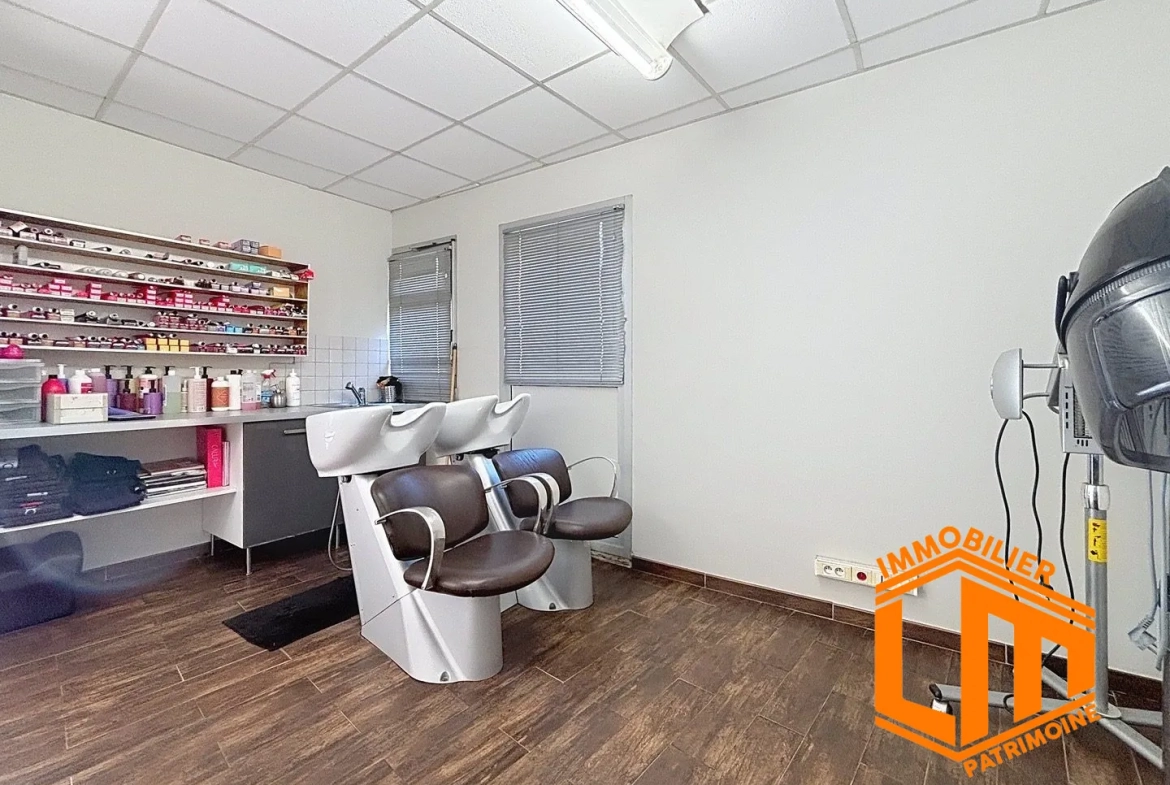Fonds de commerce d'un salon de coiffure à Saint-Thibéry - Opportunité clé en main 