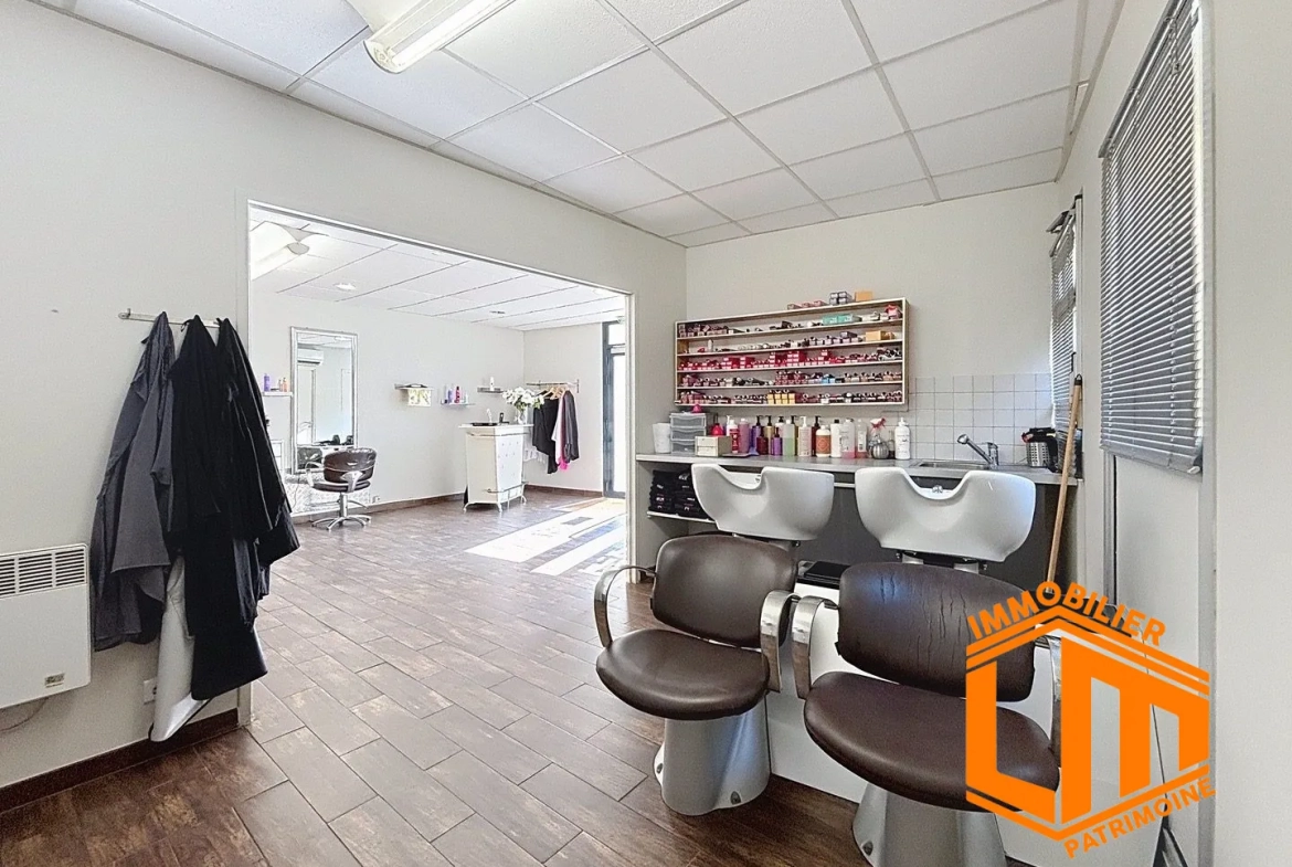 Fonds de commerce d'un salon de coiffure à Saint-Thibéry - Opportunité clé en main 