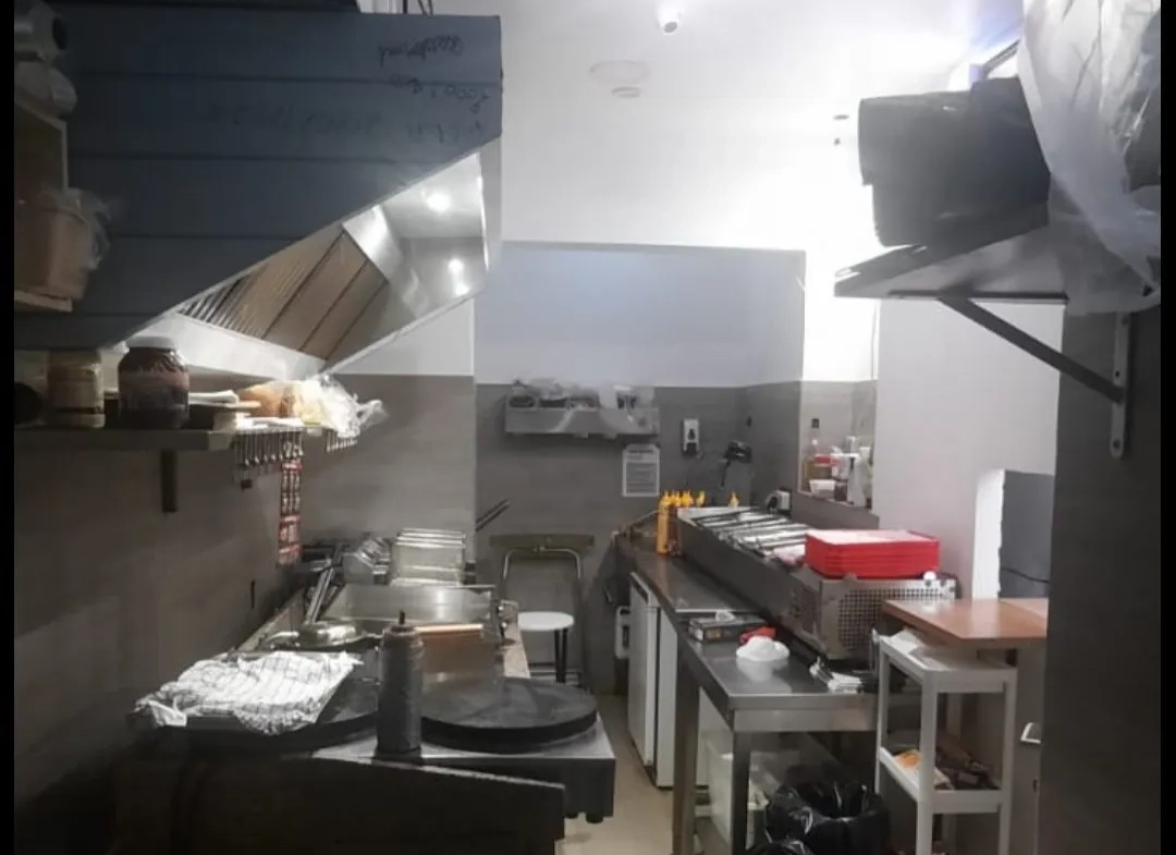 Restaurant rapide de 60 m² à Paris 17 avec terrasse – Fonds de commerce à vendre 