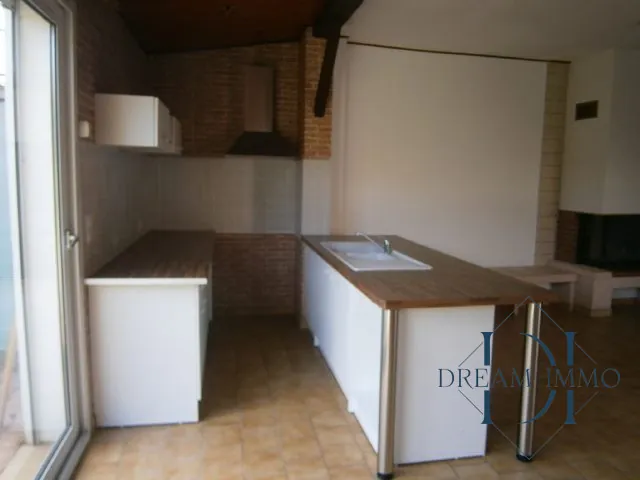 Maison de village lumineuse avec jardin et appartement indépendant à Maubourguet 