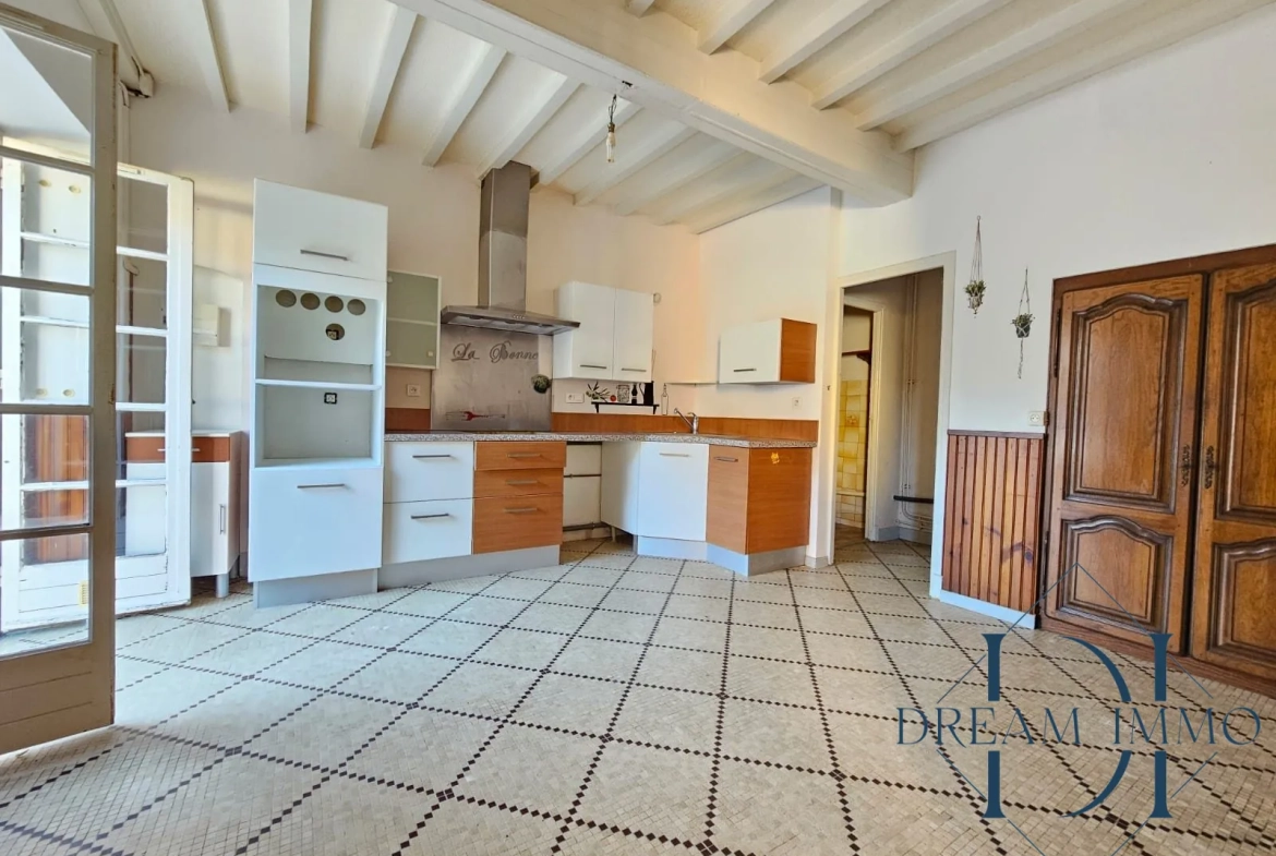 Maison de village lumineuse avec jardin et appartement indépendant à Maubourguet 