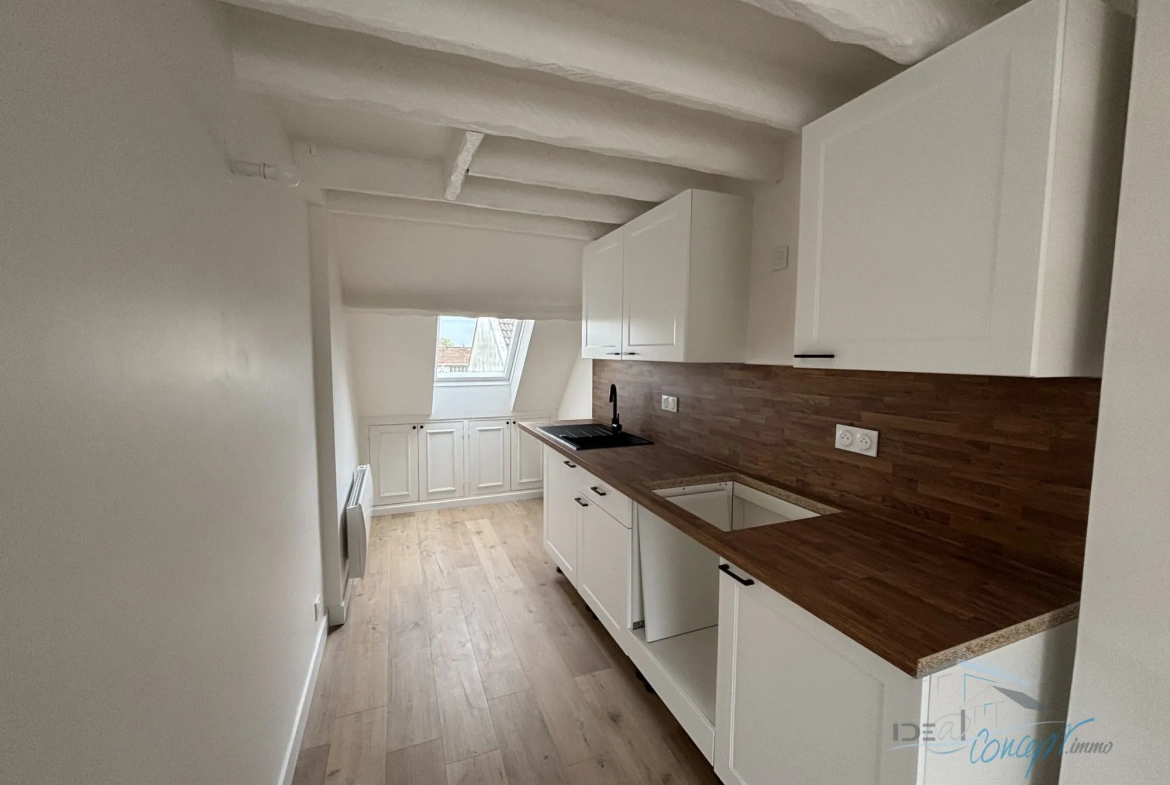 Appartement en dernier étage avec mezzanine à Lardy, faibles charges, proche écoles et commerces 
