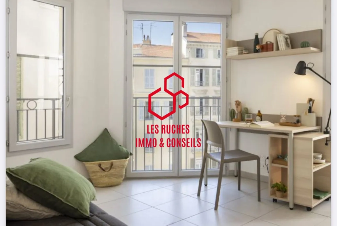 Appartement T1 de 22,96 m² à vendre à Nice, centre-ville proche commodités 
