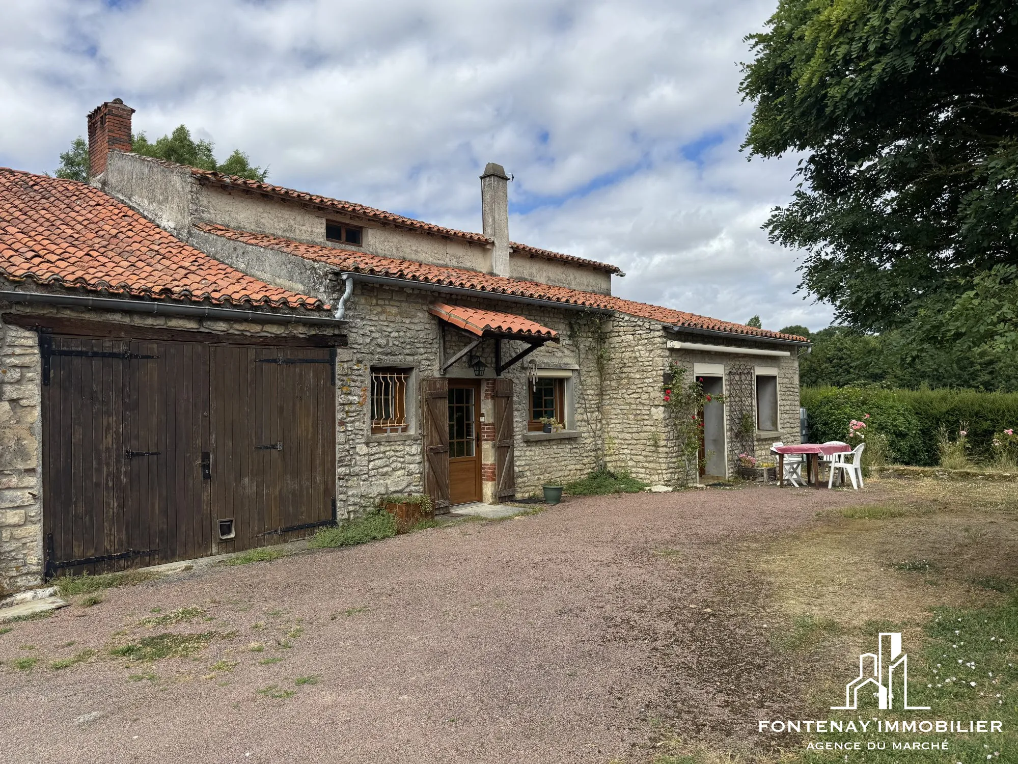 Belle maison de campagne avec terrain à Saint-Sulpice-en-Pareds – 152,94 m² 