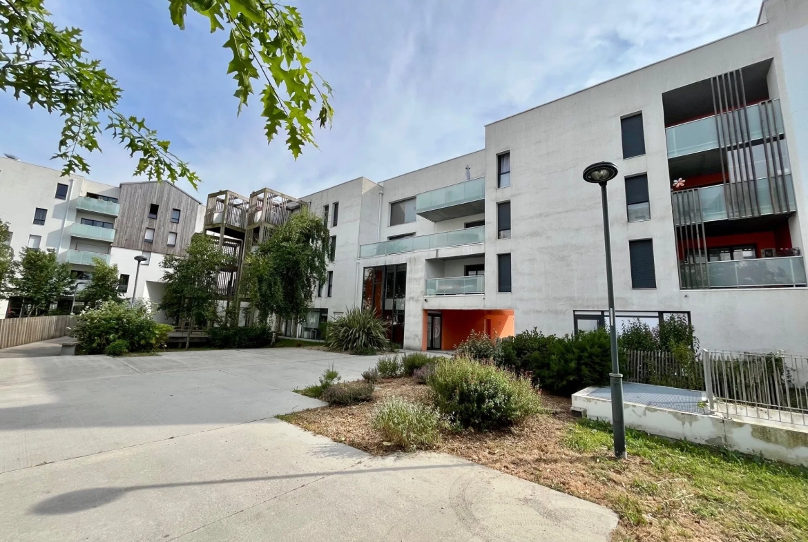 Appartement 2 pièces lumineux avec parking au cœur de Challans, résidence de 2016 