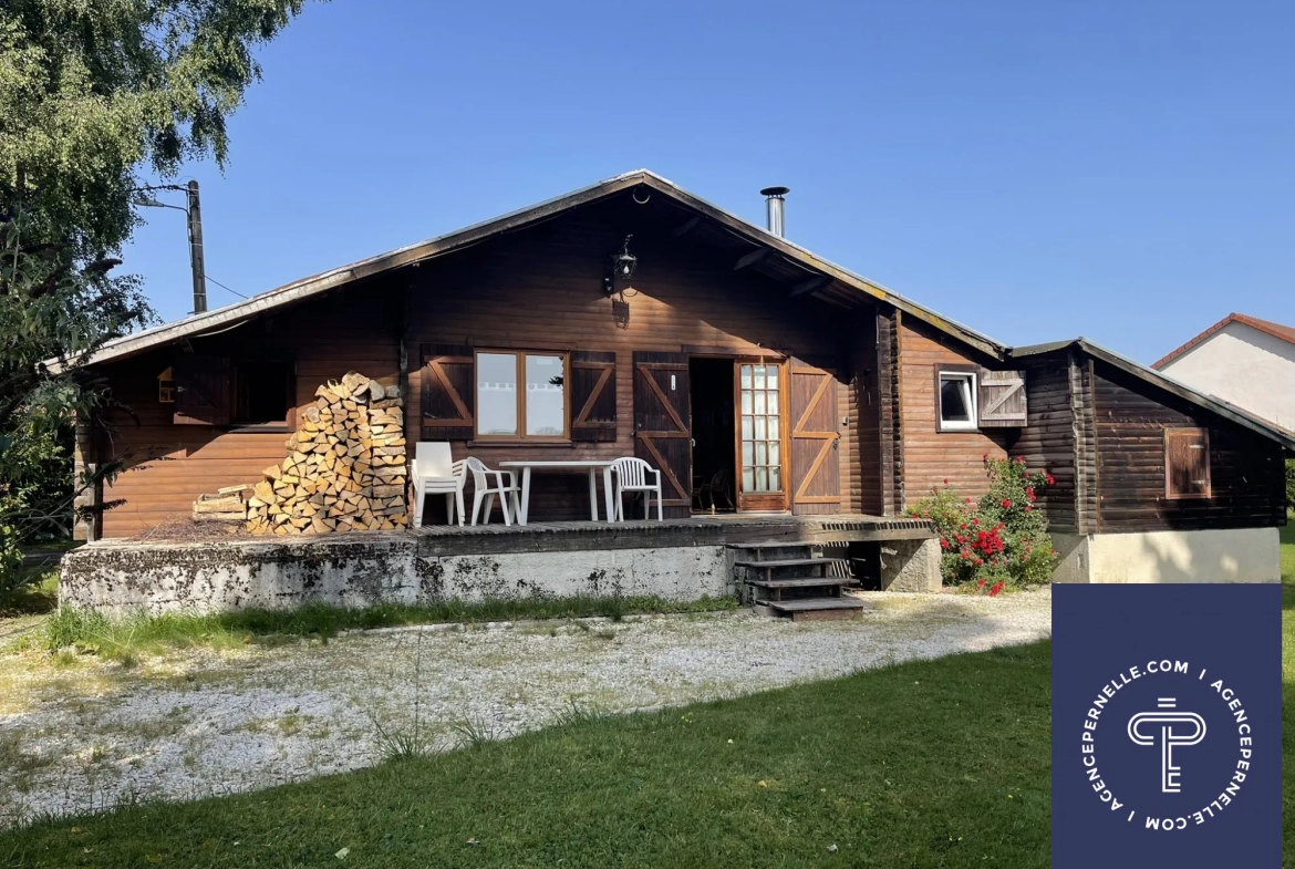 Chalet rénovable avec grand terrain proche du centre-ville de Le Russey 