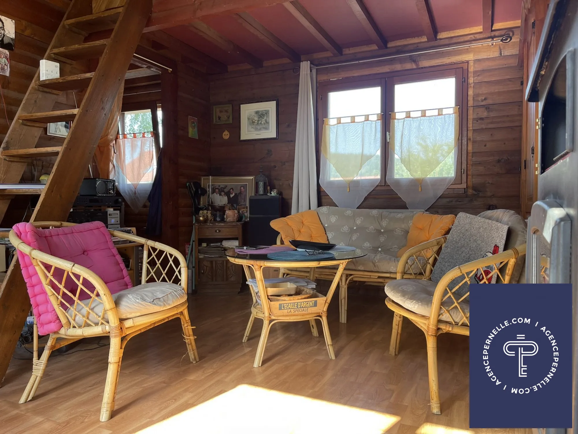 Chalet rénovable avec grand terrain proche du centre-ville de Le Russey 
