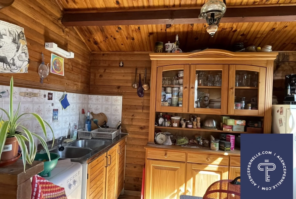 Chalet rénovable avec grand terrain proche du centre-ville de Le Russey 