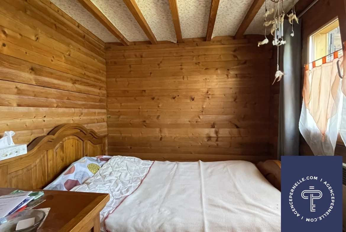 Chalet rénovable avec grand terrain proche du centre-ville de Le Russey 