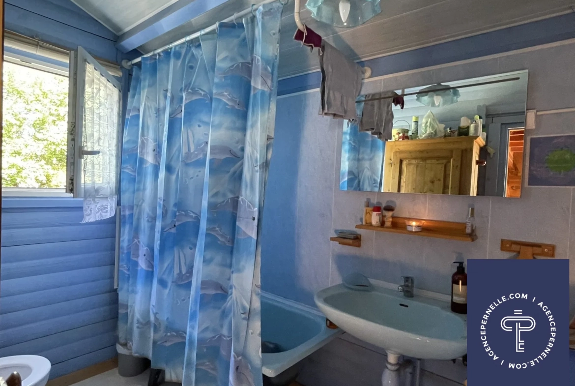 Chalet rénovable avec grand terrain proche du centre-ville de Le Russey 