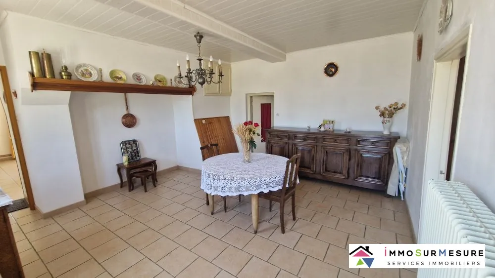 Maison ancienne à rénover de 118 m² avec jardin à Ivergny 