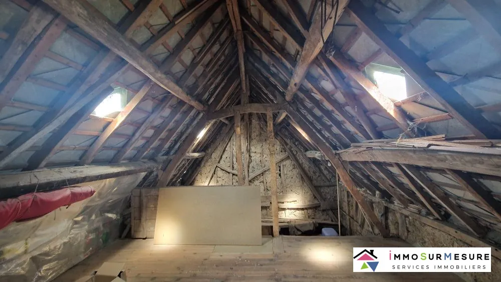 Maison ancienne à rénover de 118 m² avec jardin à Ivergny 